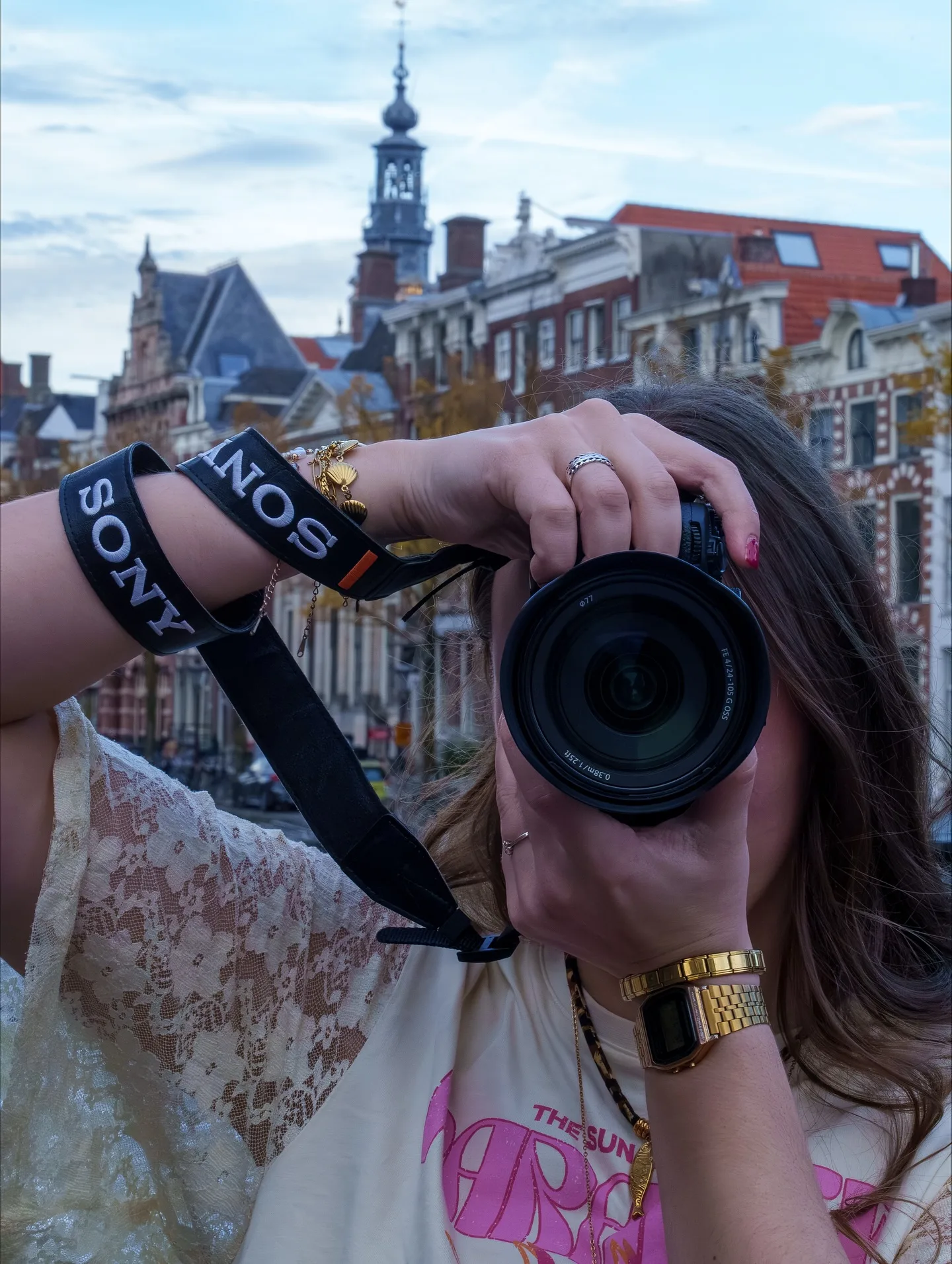 Daimy de Ruiter richt haar camera op de kijker